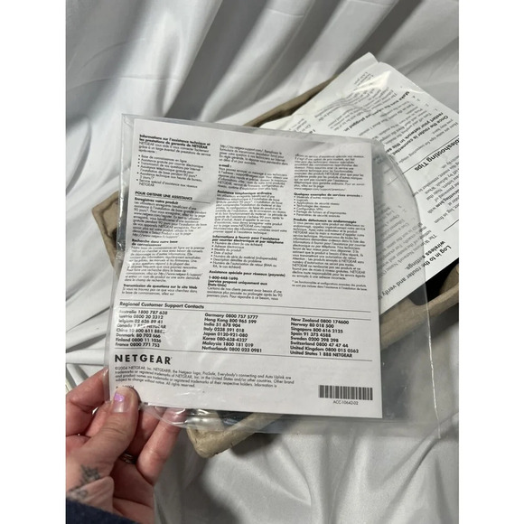 Netgear WGR614 V5 54 Mbps 4-Port Wireless Router Works‎ With Everything Included - Picture 10 of 16